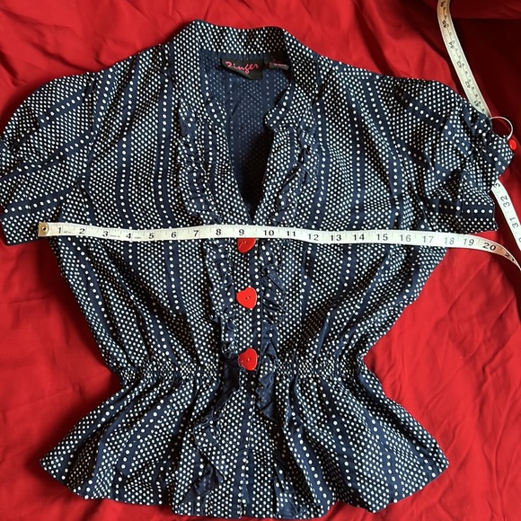 Rockabilly top with heart buttons. Blue/white size medium with stretch. - Picture 13 of 14